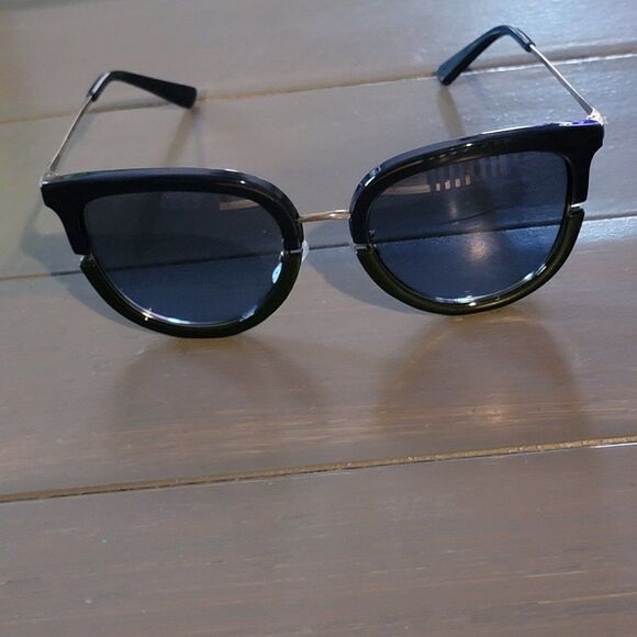 Tory Burch Blue Green Split Lens Cat Eye Shape Split Frame Sunglasses Wo… main image 11